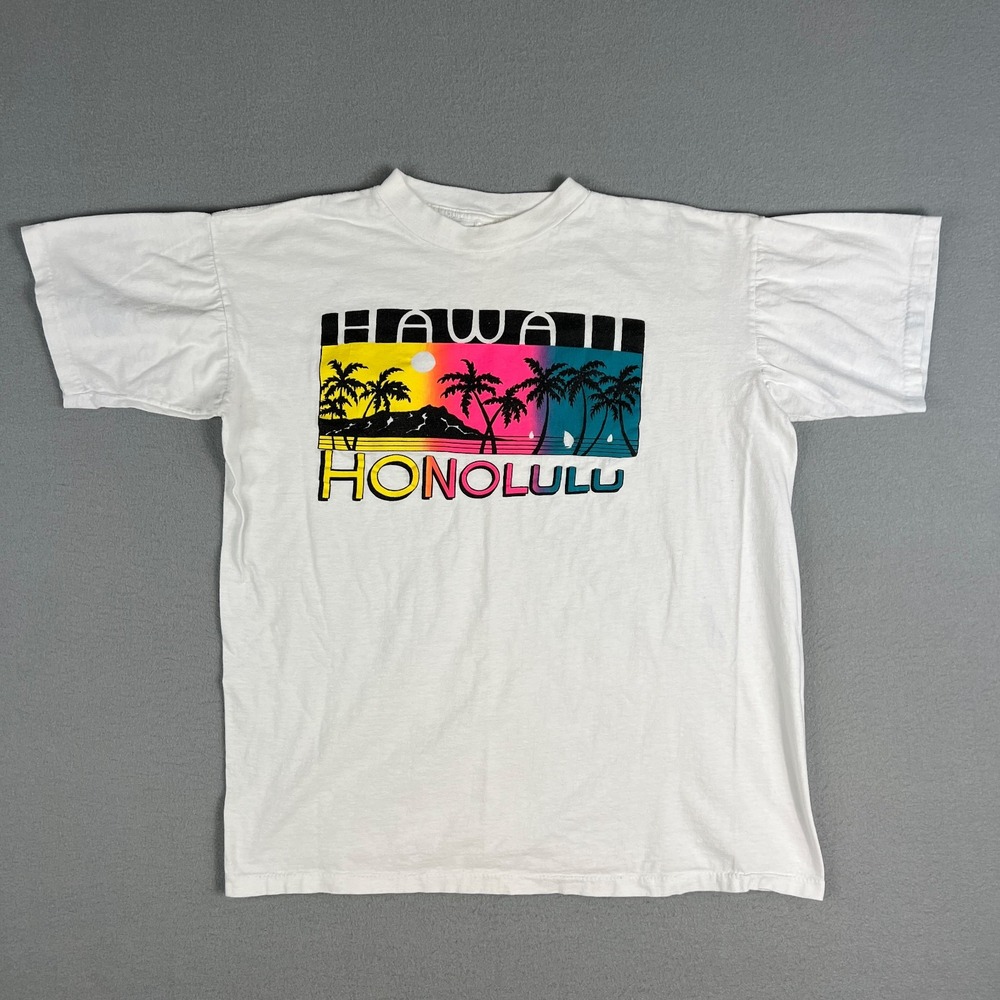 VTG Honolulu Hawaii T‎ Shirt Fits Medium Vacation Palm Tree Volcano Ocean 1990s